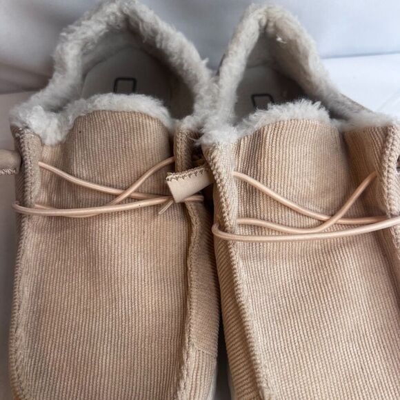 Hey Dude Wendy Corduroy Cream Faux Fur Lined Slip On Shoe Size 9 - Picture 5 of 9